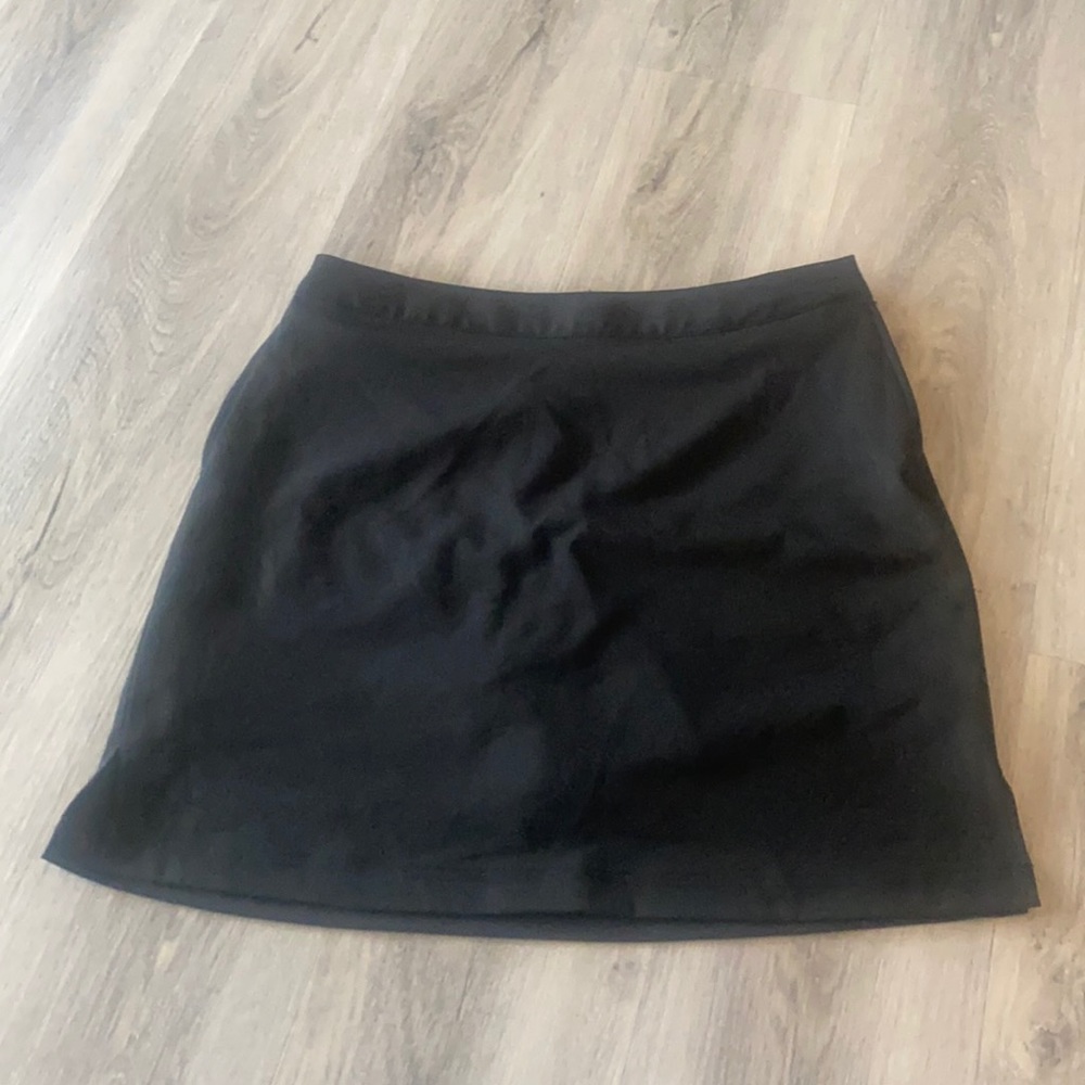 Greg Norman perfect fit black skort size 8